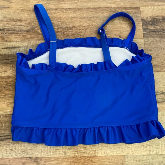 Swimsuit top - Picture 2 of 3